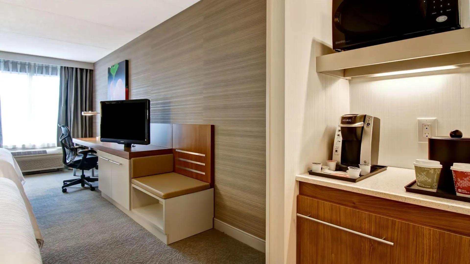 Hilton Garden Inn Toronto/Mississauga Hotel